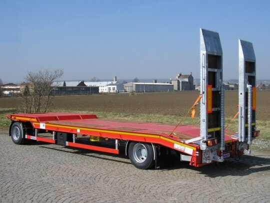 Przyczepy niskopodwoziowe z&nbsp;obrotnicą